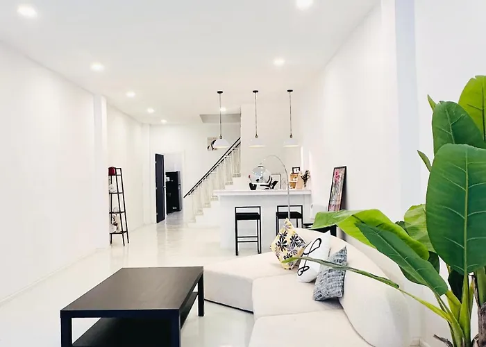 Fivehouse Silom2 Soi11 Heart Silom Bts 7min Villa